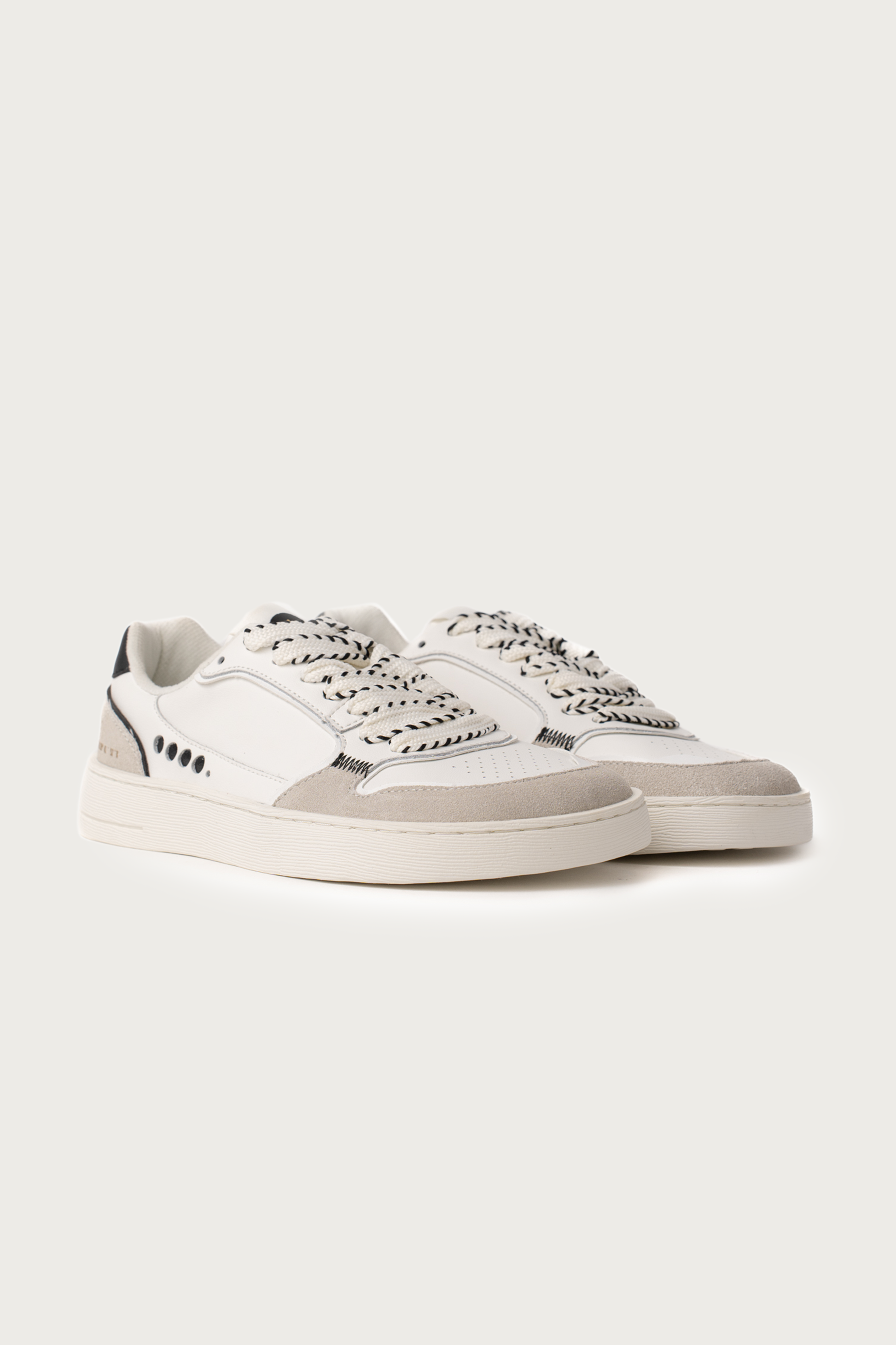 Shibuya Retro White & Black
