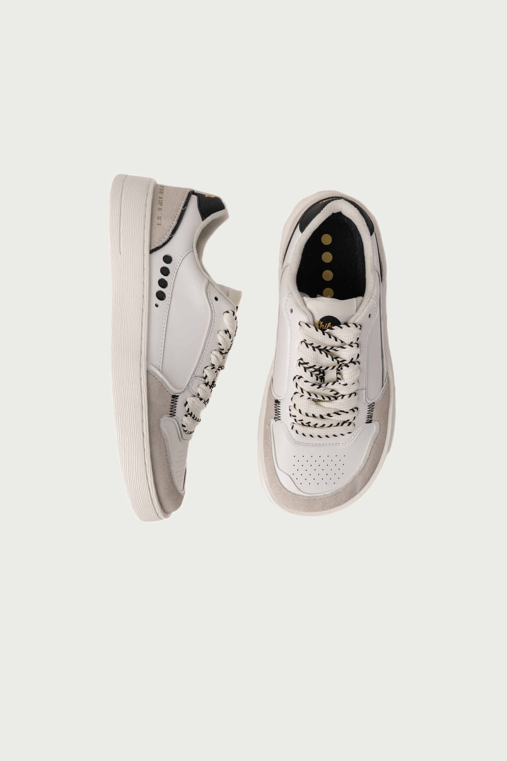 Shibuya Retro White & Black